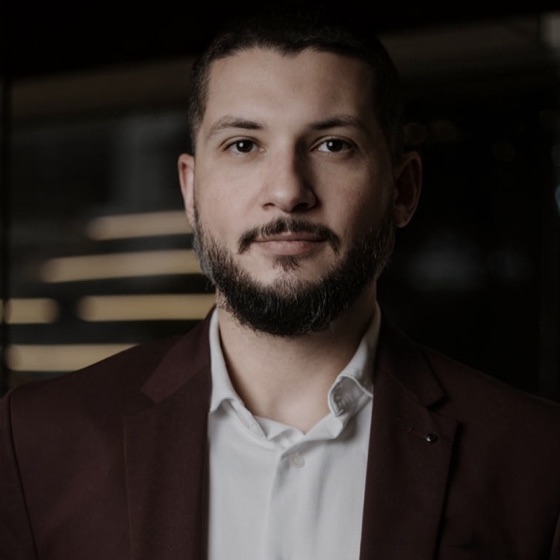Retrato de Nelson Silva, fundador da Straveris Group